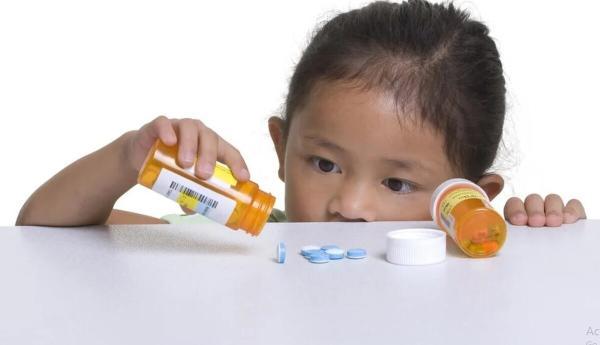 راه کار هایی برای مواجهه با مسمومیت بچه ها